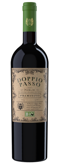 A bottle of Primitivo Bio Doppio Passo, genuine and sustainable.